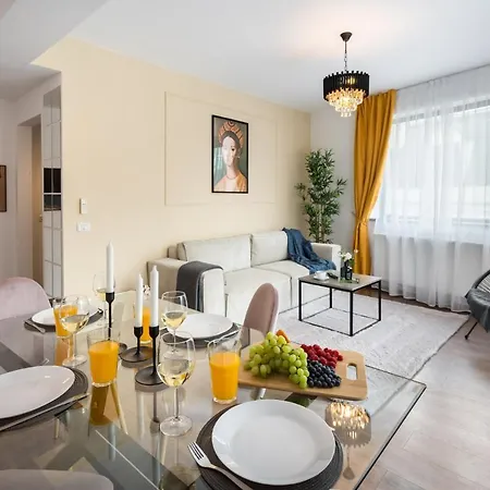Wanderlust Central Apt W Big Terrace 布加勒斯特