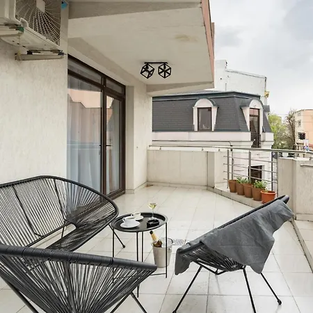 Wanderlust Central Apt W Big Terrace Apartment