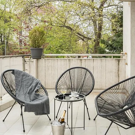 Wanderlust Central Apt W Big Terrace Apartment